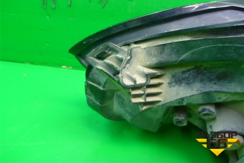 Указатель поворота правый (после 2013г с блоком) (68157104AO) для Jeep Grand Cherokee с 2010г (Гранд Чероки)