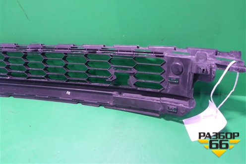 Решетка в передний бампер центральная (565853677E) для Skoda Kodiaq с 2017г (Кодиак)