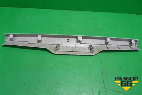 Обшивка двери багажника (верхней) (6793960091) для Toyota Land Cruiser (200) с 2008г (Ленд Крузер)