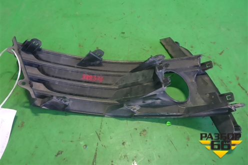 Накладка ПТФ правая (после 2016г) (8148102630) для Toyota Corolla (E18) с 2012-2019г (Королла 180)