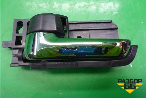 Ручка внутренняя двери передней левой для Suzuki SX4 с 2006-2013г (СХ4)