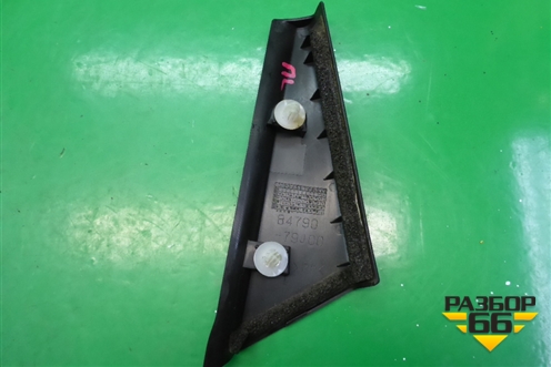Накладка двери передней левой уголок (8479079J00) для Suzuki SX4 с 2006-2013г (СХ4)