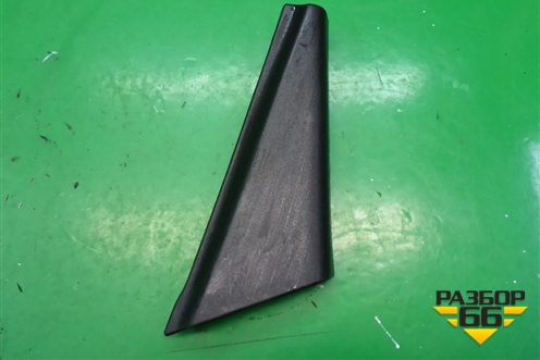 Накладка двери передней правой уголок (8475079J00) для Suzuki SX4 с 2006-2013г (СХ4)