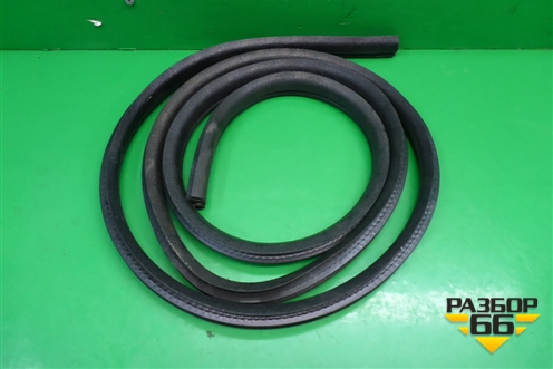 Уплотнитель двери передней левой для Suzuki SX4 с 2006-2013г (СХ4)