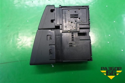 Кнопка аварийной сигнализации для Suzuki SX4 с 2006-2013г (СХ4)