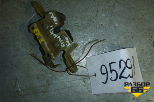 Замок спинки заднего сиденья (1M51F613D61AA) для Ford Focus 1 с 1998-2004г (Фокус)