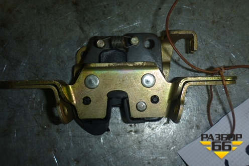 Замок спинки заднего сиденья (1M51F613D61AA) для Ford Focus 1 с 1998-2004г (Фокус)