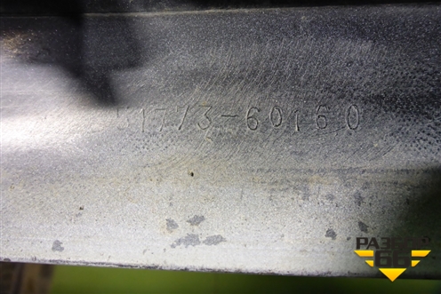 Накладка на порог наружная правая на подножку (5177360160) для Toyota Land Cruiser (200) с 2008г (Ленд Крузер)