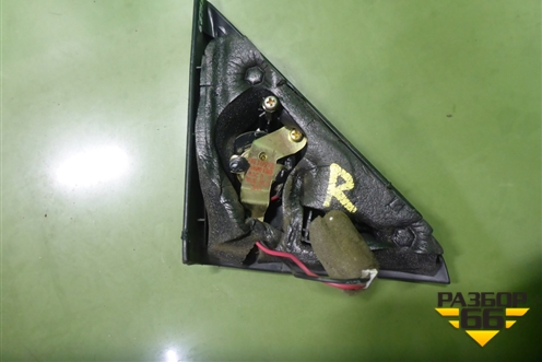 Накладка двери передней правой уголок (876603D000) для Hyundai Sonata-5 с 2001г (Соната)