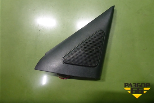 Накладка двери передней правой уголок (876603D000) для Hyundai Sonata-5 с 2001г (Соната)