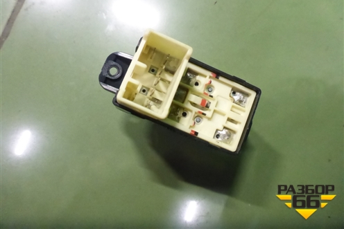 Кнопка стеклоподъёмника (935782D000) для Hyundai Sonata-5 с 2001г (Соната)