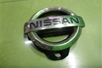 Эмблема (на решетку радиатора под камеру) (623821LB0A) для Nissan Patrol (Y62) с 2010г (Патрол)