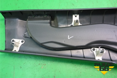 Обшивка стойки центральная нижняя левая (PC73769371AA0A) для Nissan Murano (Z51) с 2007-2015г (Мурано)