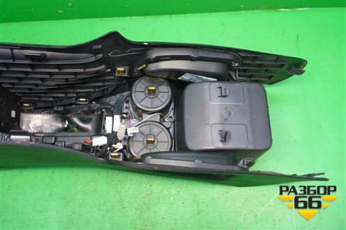 Подлокотник (после 2011г) (1TH471XBAB) для Dodge Journey с 2009г (Джорни)