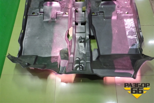 Покрытие напольное (правый руль) (749023UB0A) для Nissan X-Trail (Т31) с 2007-2014г