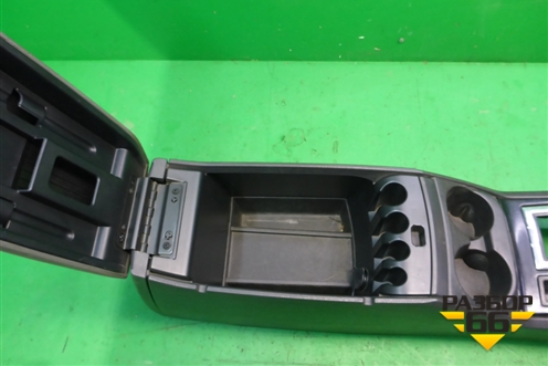 Подлокотник (1057250XDVAB) для Dodge Magnum с 2003-2008г (Магнум)
