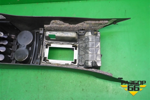 Подлокотник (1057250XDVAB) для Dodge Magnum с 2003-2008г (Магнум)