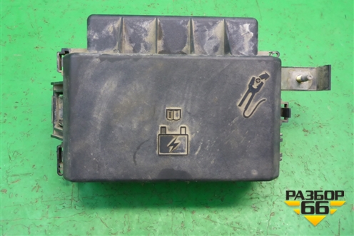 Блок предохранителей подкапотный (P04692026AB) для Dodge Magnum с 2003-2008г (Магнум)