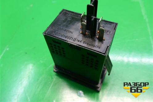 Кнопка обогрева заднего стекла (377959621D) для Volkswagen Pointer с 2004г (Поитер)