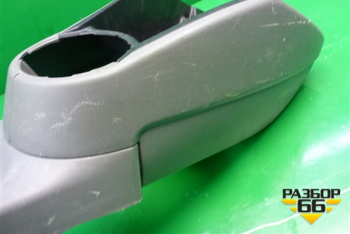 Консоль (377863319B) для Volkswagen Pointer с 2004г (Поитер)