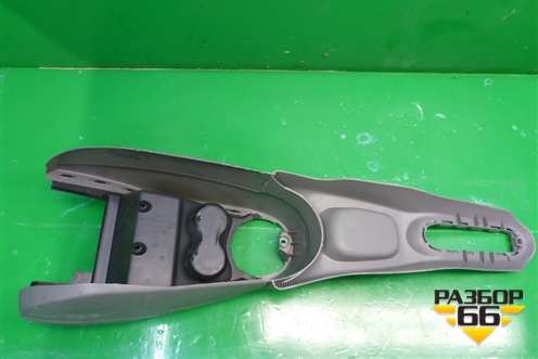 Консоль (377863319B) для Volkswagen Pointer с 2004г (Поитер)