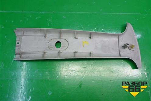 Обшивка стойки центральная верхняя левая (373867331) для Volkswagen Pointer с 2004г (Поитер)