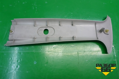 Обшивка стойки центральная верхняя правая (373867332) для Volkswagen Pointer с 2004г (Поитер)