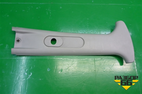 Обшивка стойки центральная верхняя правая (373867332) для Volkswagen Pointer с 2004г (Поитер)