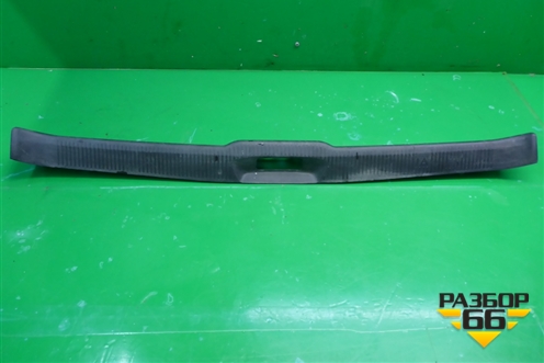 Обшивка багажника на заднюю панель (377863485) для Volkswagen Pointer с 2004г (Поитер)