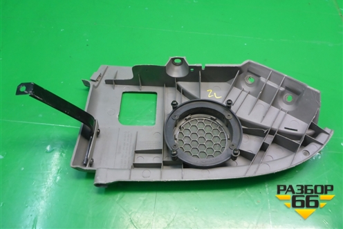 Держатель задней полки левый (373867761) для Volkswagen Pointer с 2004г (Поитер)