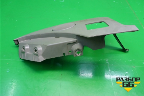 Держатель задней полки правый (373867762) для Volkswagen Pointer с 2004г (Поитер)