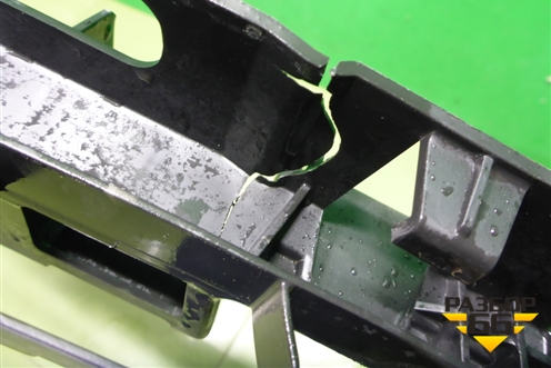 Кронштейн заднего бампера центральный (565807863) для Skoda Kodiaq с 2017г (Кодиак)