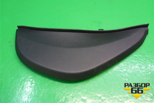 Накладка на торпедо (боковая правая) (77210SWAA0) для Honda CR-V(RE) с 2006-2012г (ЦРВ СРВ)