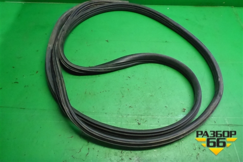 Уплотнитель двери передней правой для Iveco Daily с 2006-2011г (Дейли)