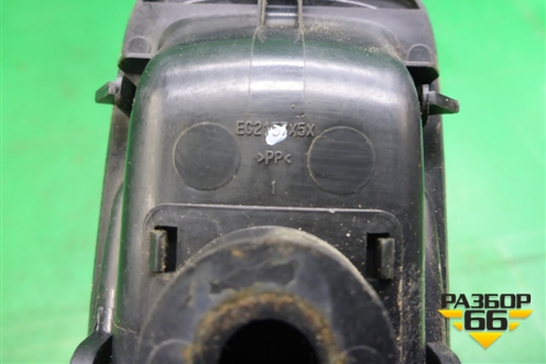 Ручка откидывания заднего сиденья (EG2157X5X) для Mazda CX 7 с 2006-2012г (СХ7)