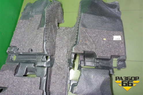 Покрытие напольное (5851044С11B0) для Toyota Isis c 2004-2018г (Исис)