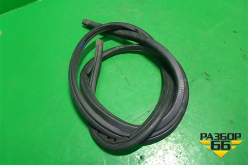 Уплотнитель двери  (левый) для Isuzu ELF (N-series) с 2006-2014г (Эльф)