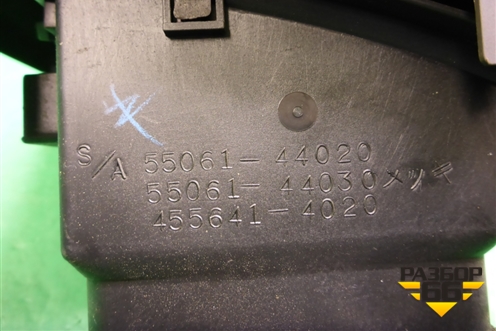 Дефлектор воздушный левый (5506144020) для Toyota Isis c 2004-2018г (Исис)