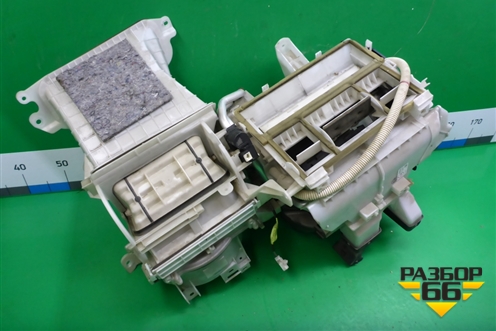 Корпус отопителя (8701044280) для Toyota Isis c 2004-2018г (Исис)