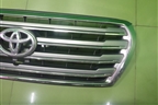 Решетка радиатора (после 2012г до 2015г под камеру) (5311460110) для Toyota Land Cruiser (200) с 2008г (Ленд Крузер)