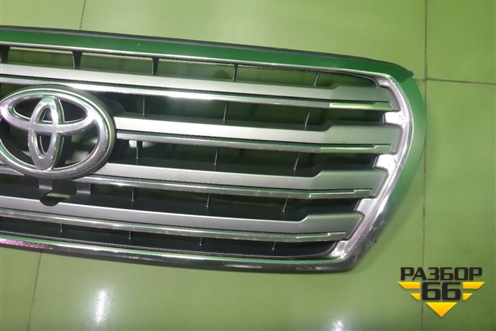 Решетка радиатора (после 2012г до 2015г под камеру) (5311460110) для Toyota Land Cruiser (200) с 2008г (Ленд Крузер)