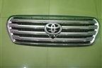 Решетка радиатора (после 2012г до 2015г под камеру) (5311460110) для Toyota Land Cruiser (200) с 2008г (Ленд Крузер)