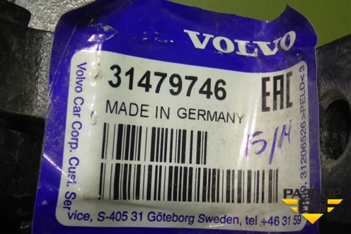 Петля двери передней левой нижняя (новая) (31479746) для Volvo XC40 с 2017г (ХС40)