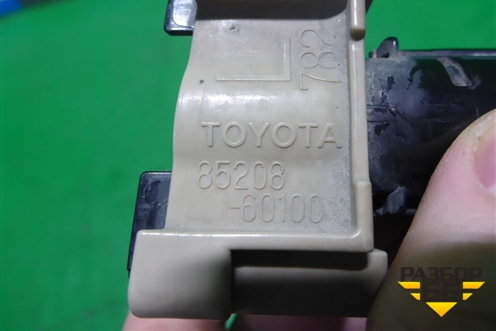 Форсунка омывателя фары левая (после 2013г до 2017г) (8520860100) для Toyota Land Cruiser Prado(150) с 2009г (Ленд Крузер Прадо)