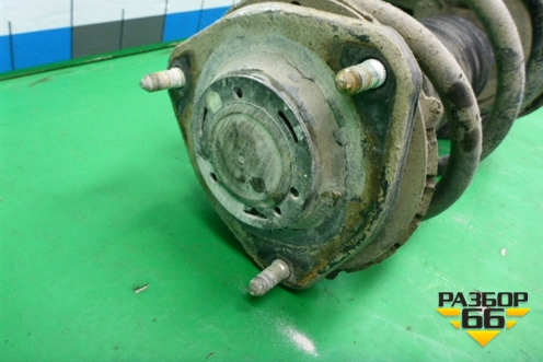 Амортизатор передний правый (4851042680) для Toyota Rav-4 с 2012-2019г (Рав 4)