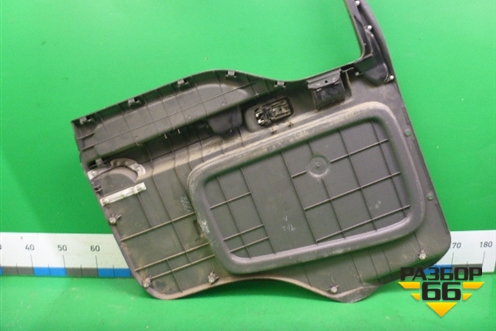 Обшивка двери правой под электрику для Isuzu Giga (C-series) с 1994-2015г (Гига)