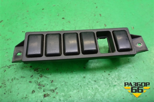 Рамка под кнопки для Isuzu Giga (C-series) с 1994-2015г (Гига)