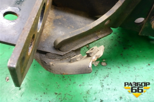 Кронштейн усилителя переднего бампера правый  (к раме) для Isuzu Giga (C-series) с 1994-2015г (Гига)