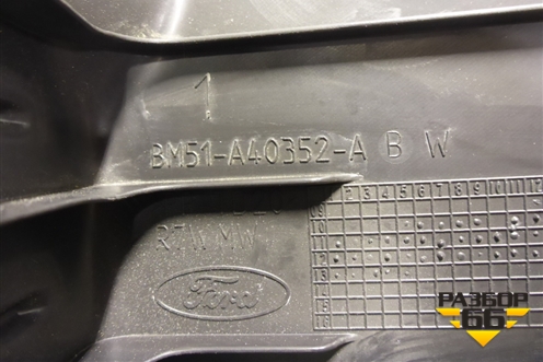 Обшивка багажника на заднюю панель (хэтчбек) (BM51A40352ABW) для Ford Focus 3 с 2011г (Фокус)