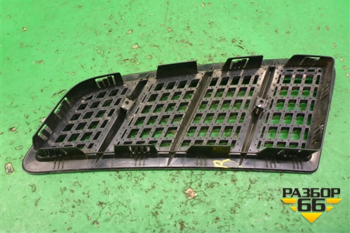 Решетка в капот правая (A1728800285) для Mercedes Benz SLK R172 с 2010-2016г (СЛК)